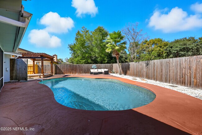 Building Photo - 14049 Broken Bow Dr N