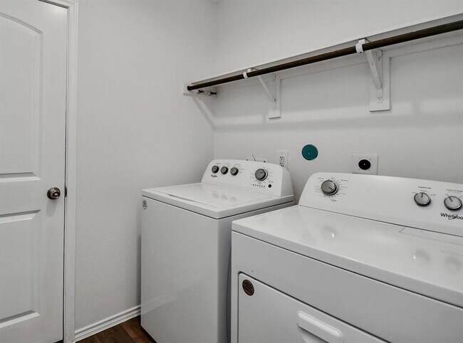 Building Photo - 5119 Dove Hl Ln