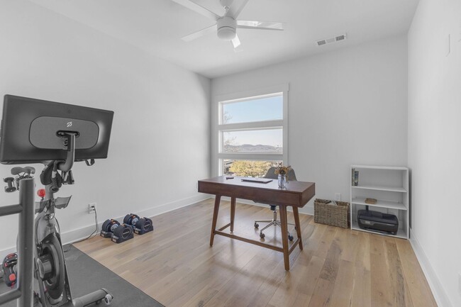 Building Photo - 6107 Cowden Ave