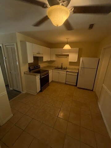 Building Photo - 103 Kimeran Ln APT B