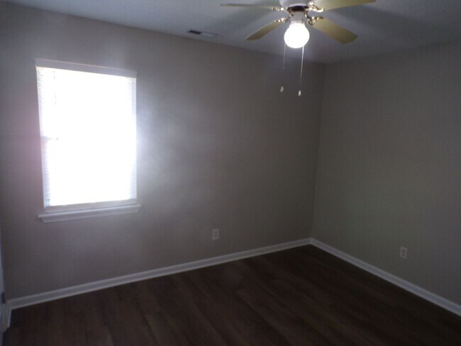 Building Photo - 1019 Furia Dr