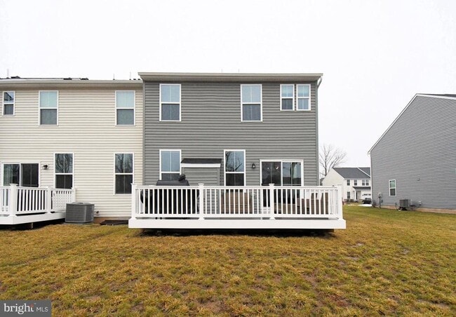 Building Photo - 500 Sterling Dr