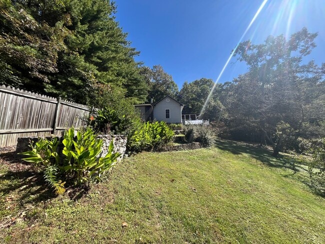 Building Photo - $1500 — 2 BEDROOM 1 BATH — Off Howard Gap Rd