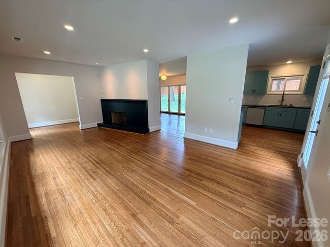 Building Photo - 3111 Airlie St