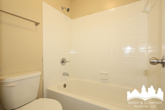Building Photo - 2692 Dromedary Dr