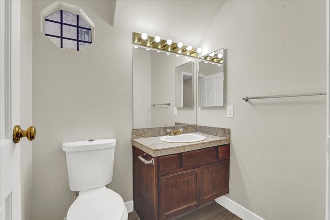 Building Photo - 8921 Beach Front Dr