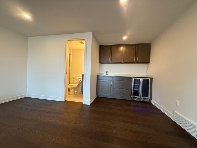 Building Photo - 3506 Moberly Dr