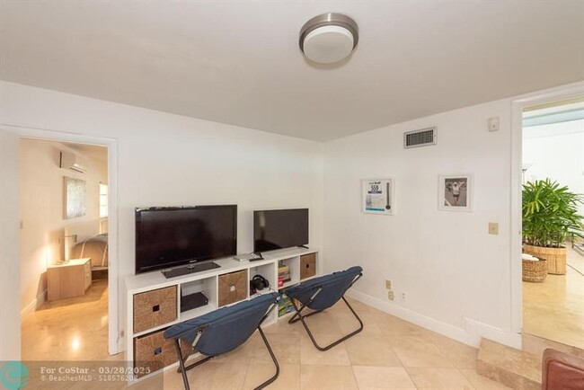 Building Photo - 6205 SW 108th St