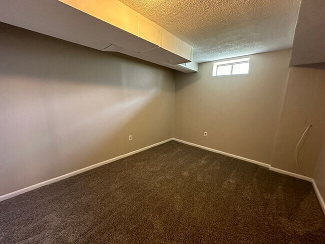 Building Photo - Spacious, Recently Updated J-Town 4BR / 1.5 BA Home for Rent!