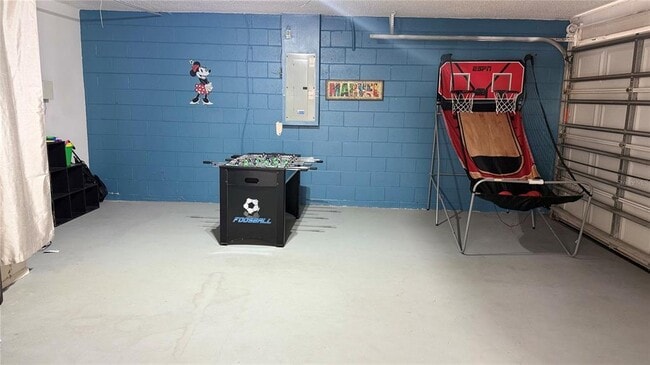 Building Photo - 605 Rochester Loop