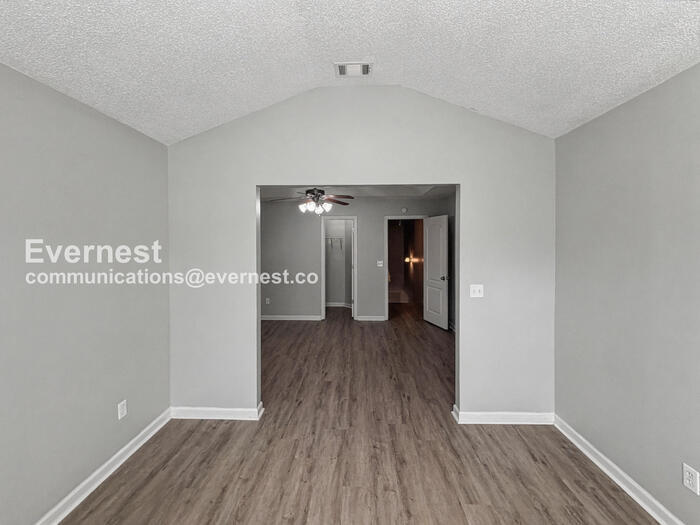 Building Photo - 8596 Thomas Rd