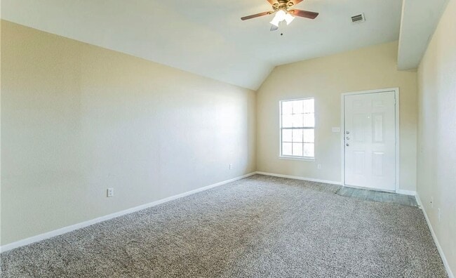 Building Photo - 2 Bed 1 Bath Duplex in Killeen