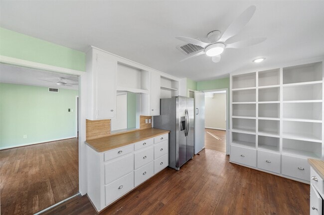 Building Photo - 4614 Merwin St