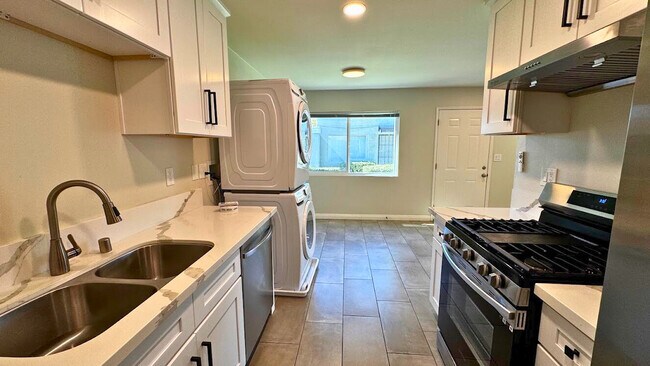 Building Photo - 1354-1398 Springfield St