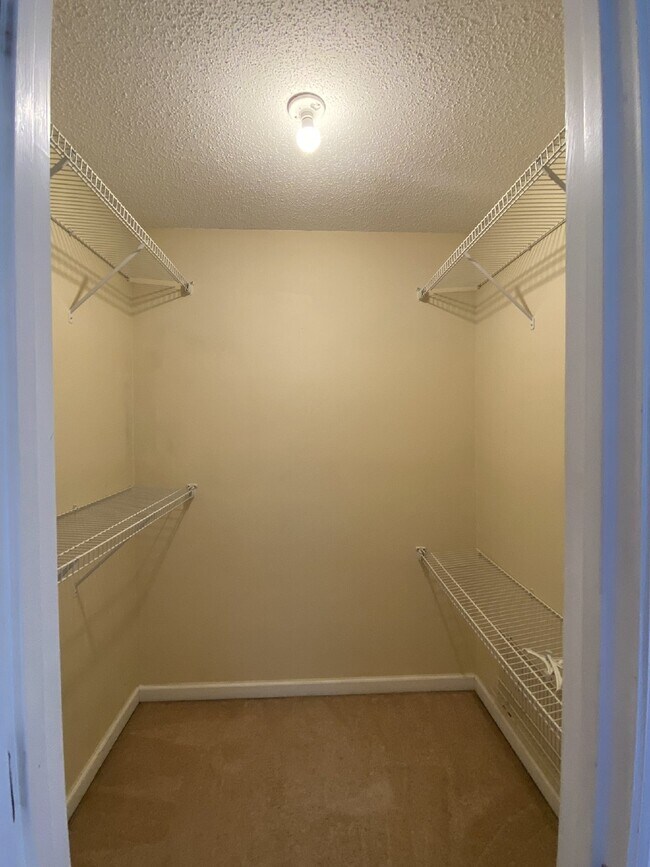 Building Photo - House for Rent