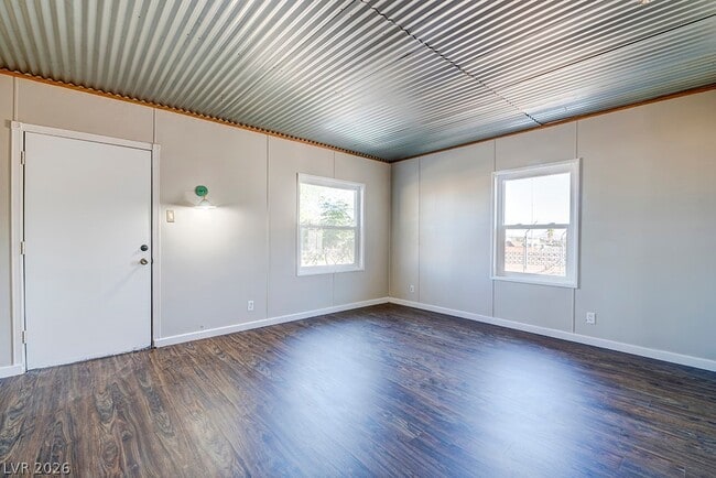 Building Photo - 18 Magnesium St