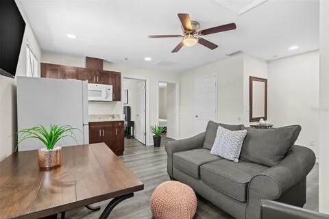 Building Photo - 8413 N Seminole Ave