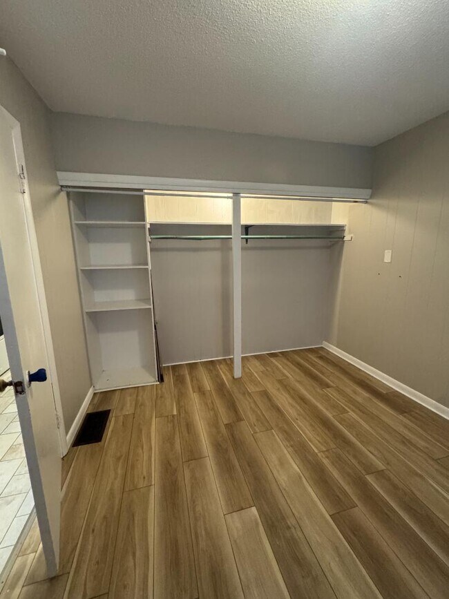 Building Photo - 5111 Cleveland Ave