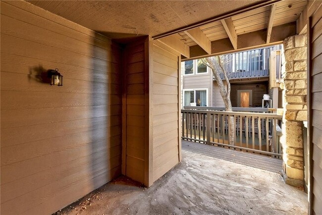 Building Photo - 3627 Menchaca Rd