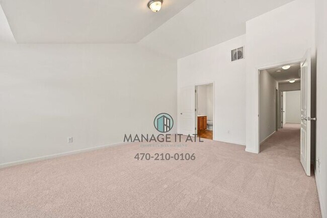 Building Photo - 3 Bedroom Townhome in Alpharetta