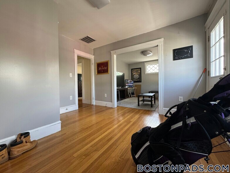 Building Photo - 138 Nonantum St