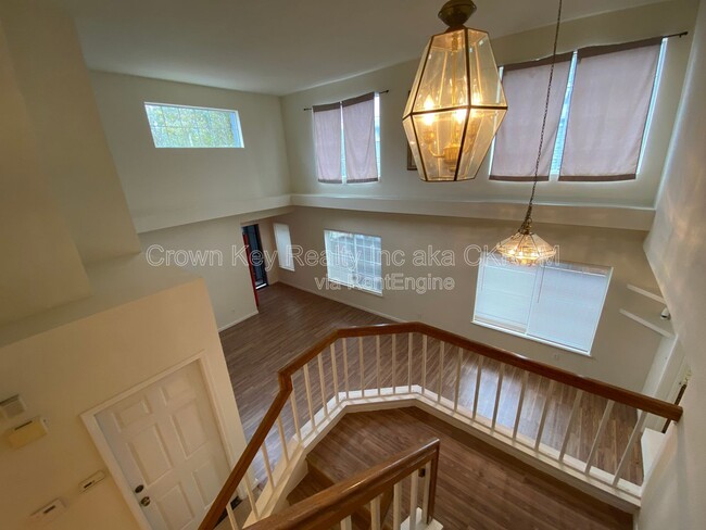 Building Photo - 960 Vallerand Rd