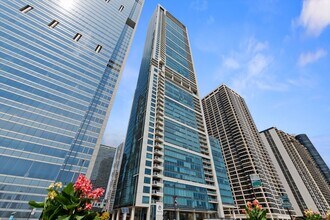 Building Photo - True Luxury Living_2b2b Condo at 340 On Th...