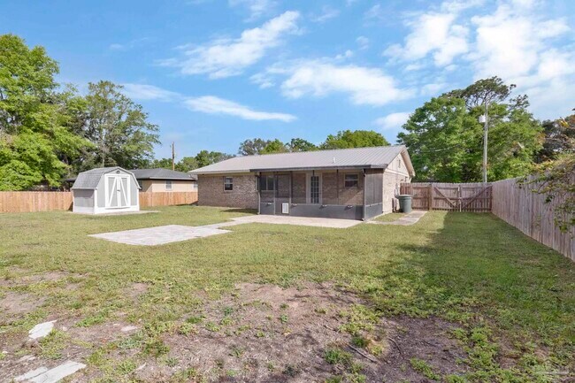 Building Photo - 2325 Merle Cir