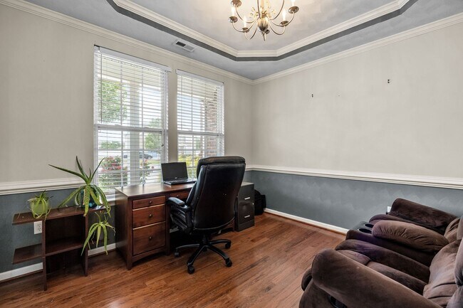 Building Photo - Spacious 5BR Home with Large Backyard in Quiet Chesapeake Neighborhood!