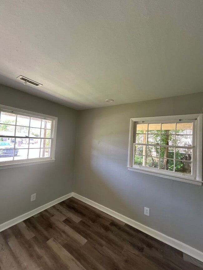 Building Photo - 3bedroom 1BA brick home with carport