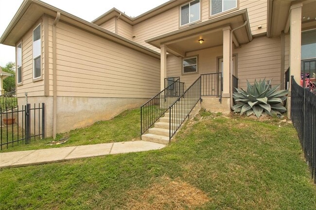 Building Photo - 315 N Heatherwilde Blvd