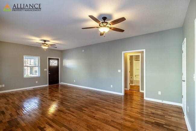 Building Photo - 917 Kearney St