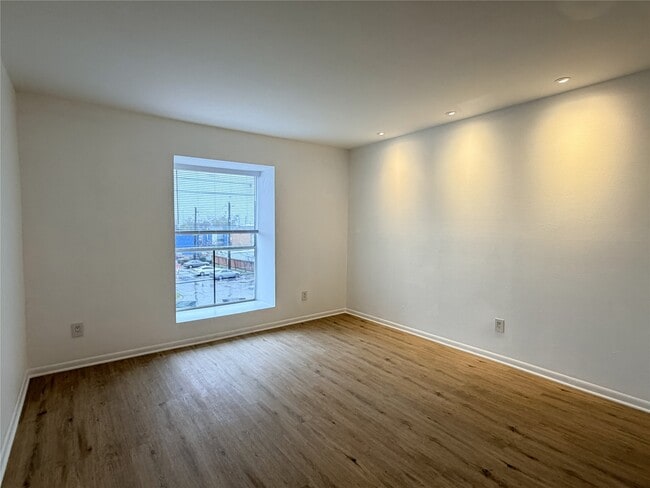 Building Photo - 8523 Hearth Dr