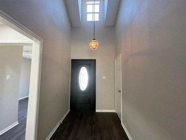 Building Photo - 13535 Gaby Virbo Dr