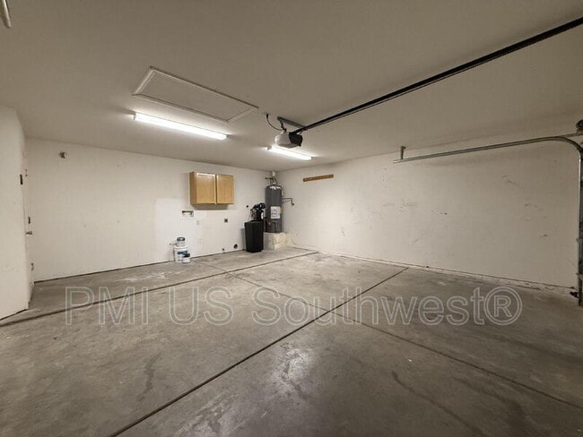 Building Photo - 1605 E Rinaldi Way