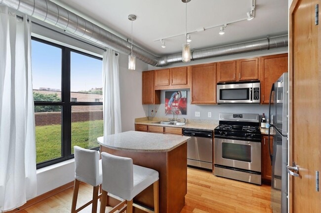 Building Photo - 15 E Franklin Ave