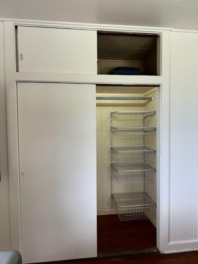 Building Photo - Ocean, Hilo Bay Views, Fully Restored Plan...