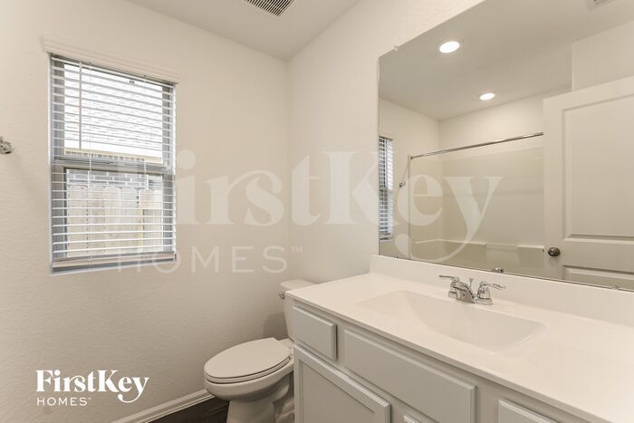 Building Photo - 18438 Summit Ranch Dr