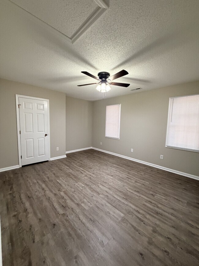 Building Photo - 3209 Deer Path Cir