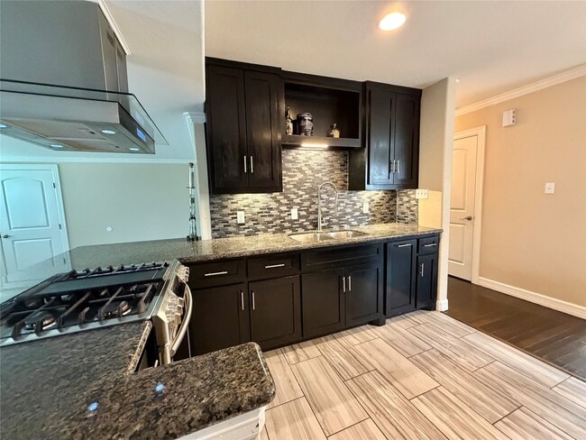 Building Photo - 1932 N Avenue H