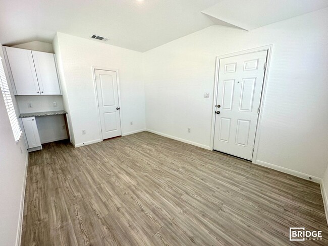 Building Photo - 1228 Treehouse Ln