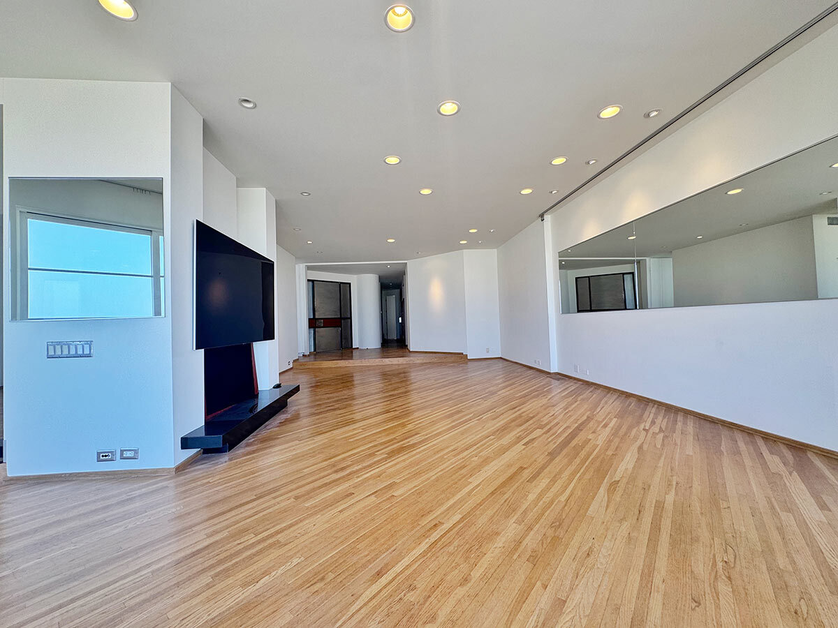 Building Photo - 3505 Ocean Front Walk