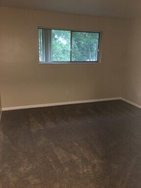 Building Photo - 204 N Grannis Ave