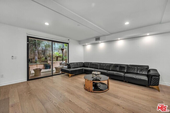 Building Photo - 2111 S Beverly Glen Blvd