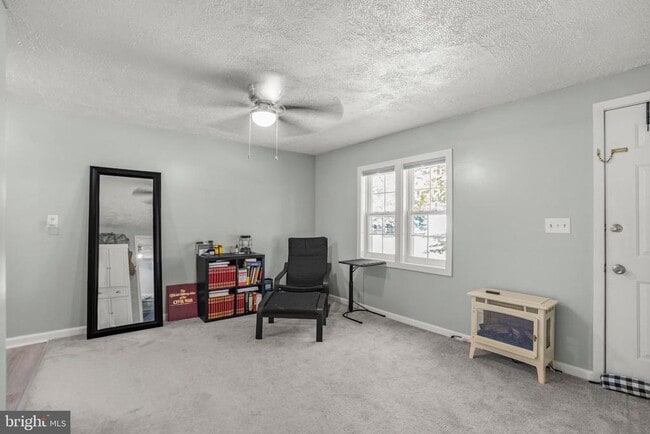 Building Photo - 38426 Laurel Ridge Ct