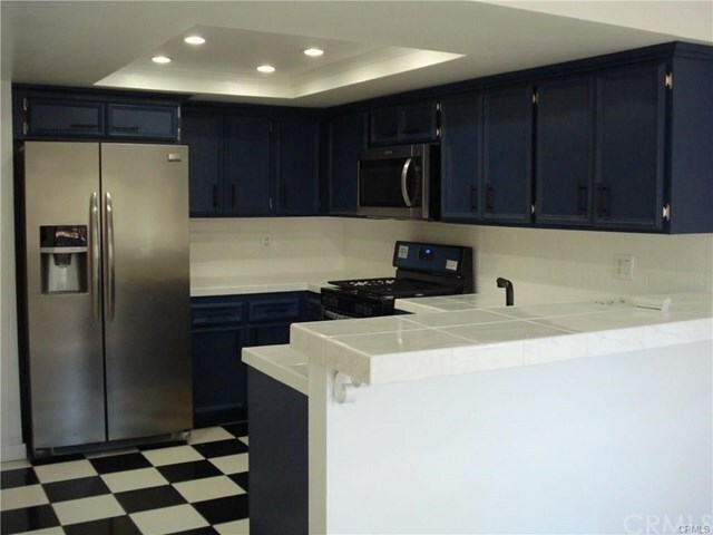 Building Photo - 13492 Ramona Pkwy