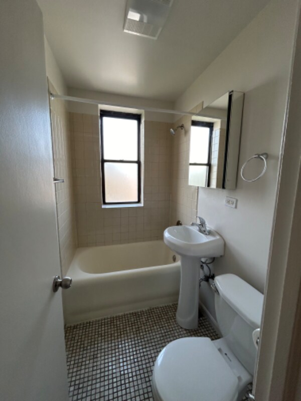 Building Photo - 4278 N Hazel St