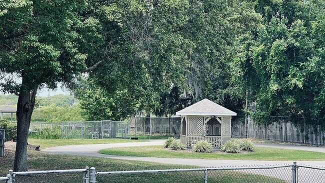 Building Photo - 842 Lancer Cir