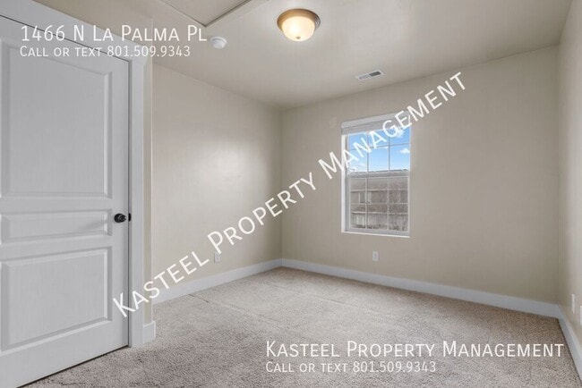 Building Photo - 1466 La Palma Pl