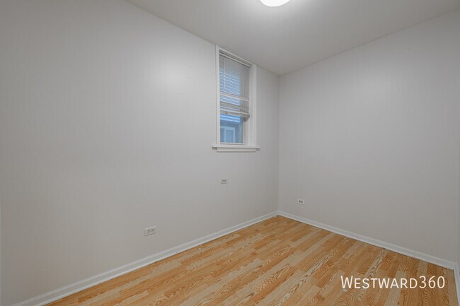 Building Photo - 2433 N Talman Ave